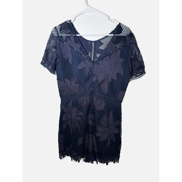 Adelyn Rae Navy Blue Lace Romper Women’s Size L Short Sleeve Floral Romantic - Picture 3 of 16